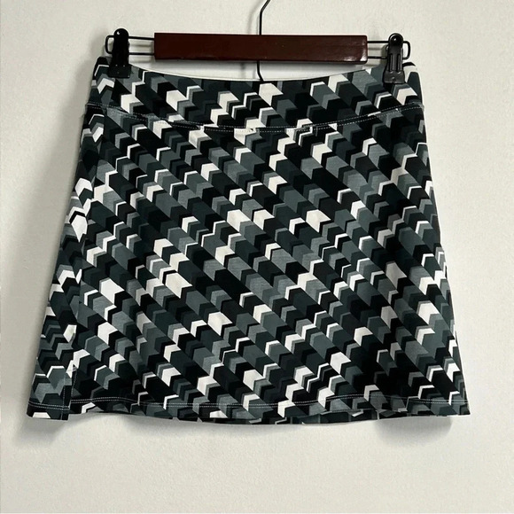 Lola by AFG Athletic Skort Women XS Chevron Print Pickleball Camping Hiking Golf - Picture 2 of 9